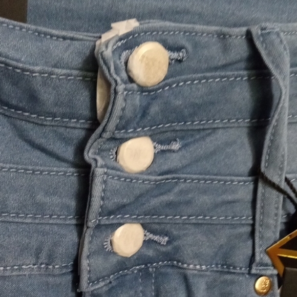 Chic Denim Skinny Butt Lifting Jeans for Women - Picture 5 of 10